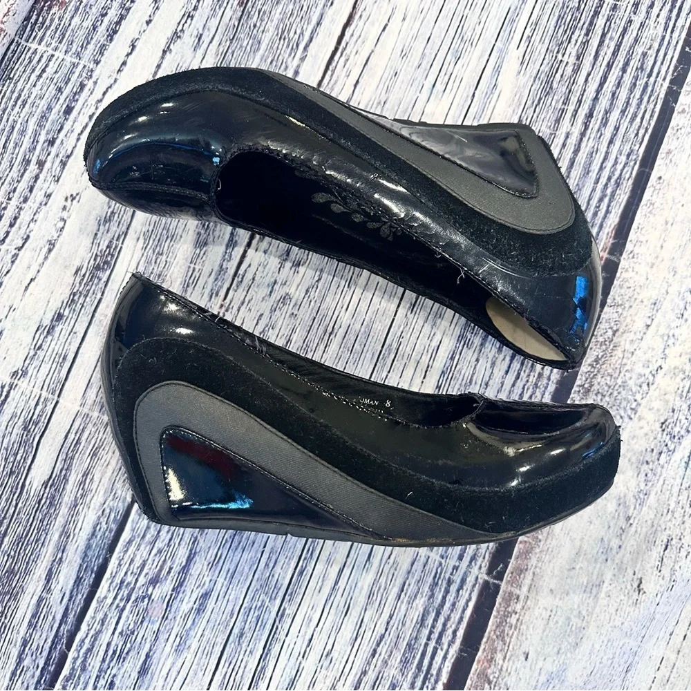 Jump Shiny Black Wedge Shoes